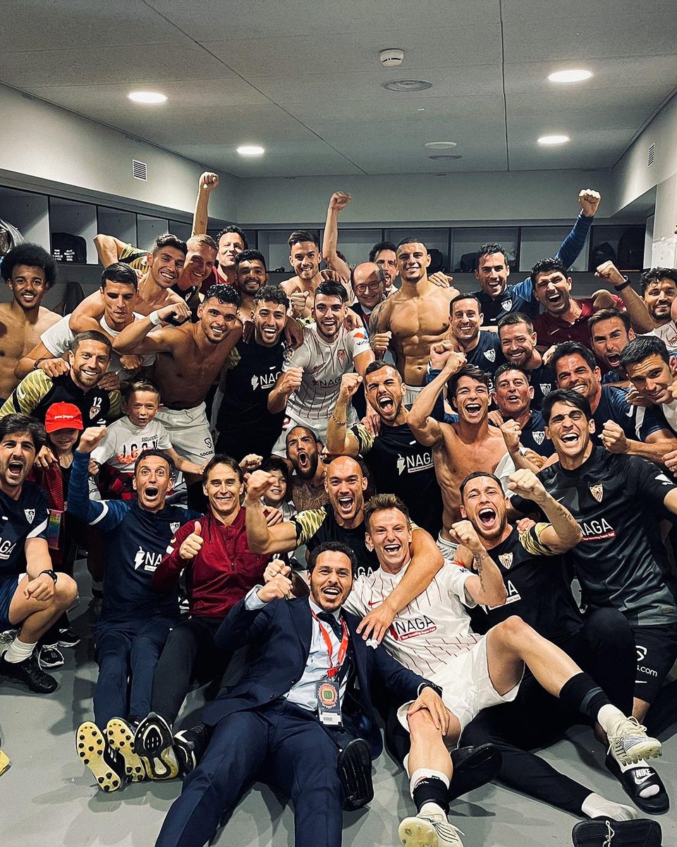 ivanrakitic's tweet photo. SEVILLISTA SERÉ HASTA LA MUERTE 💪🏼😍🔴⚪️ Champions League ✅🤩 @SevillaFC 

#SevillaFC #VamosMiSevilla 
#LaLiga #Rakitic https://t.co/2KVOApvGih