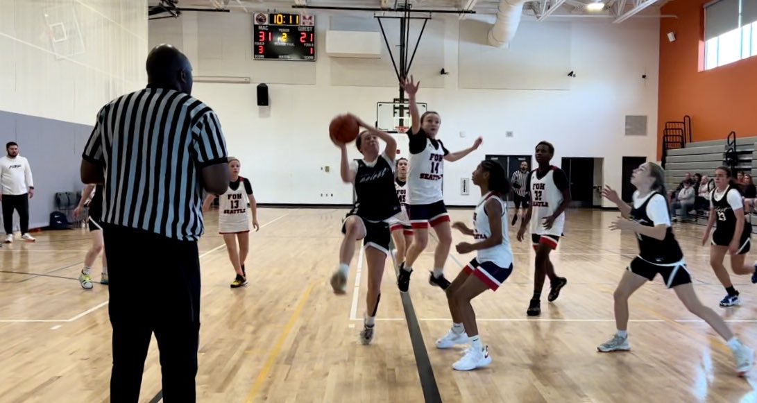 _AngieSun's tweet photo. Loved watching our @NWSelect youth teams compete today! So fun seeing us learn and grow together 🖤 #AsOne 

Grateful for @Coach_Costello @ben_calabrese and the job they are doing developing WINNERS! https://t.co/mmZpwkLOBj