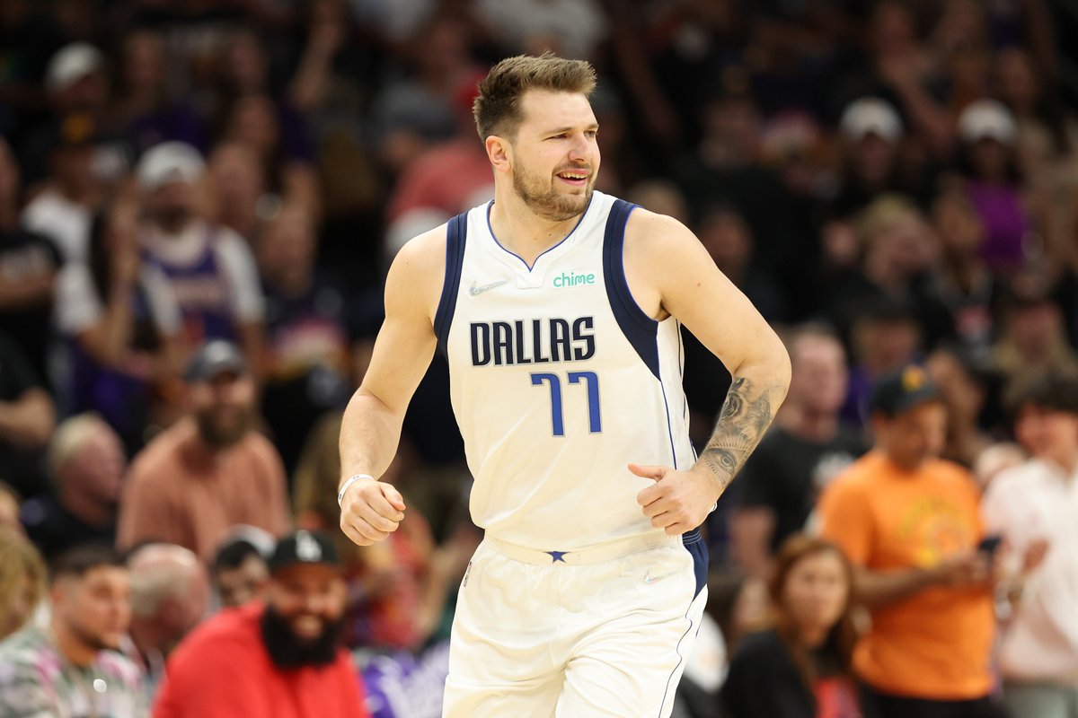 NBAMEX's tweet photo. 🚨 MARCADOR AL MEDIO TIEMPO: 🚨
#MFFL - 57
#ValleyProud - 27
🔥 Luka Doncic: 27 PTS/ 9 REB/ 3 AST. https://t.co/0rRK2wgjQ4