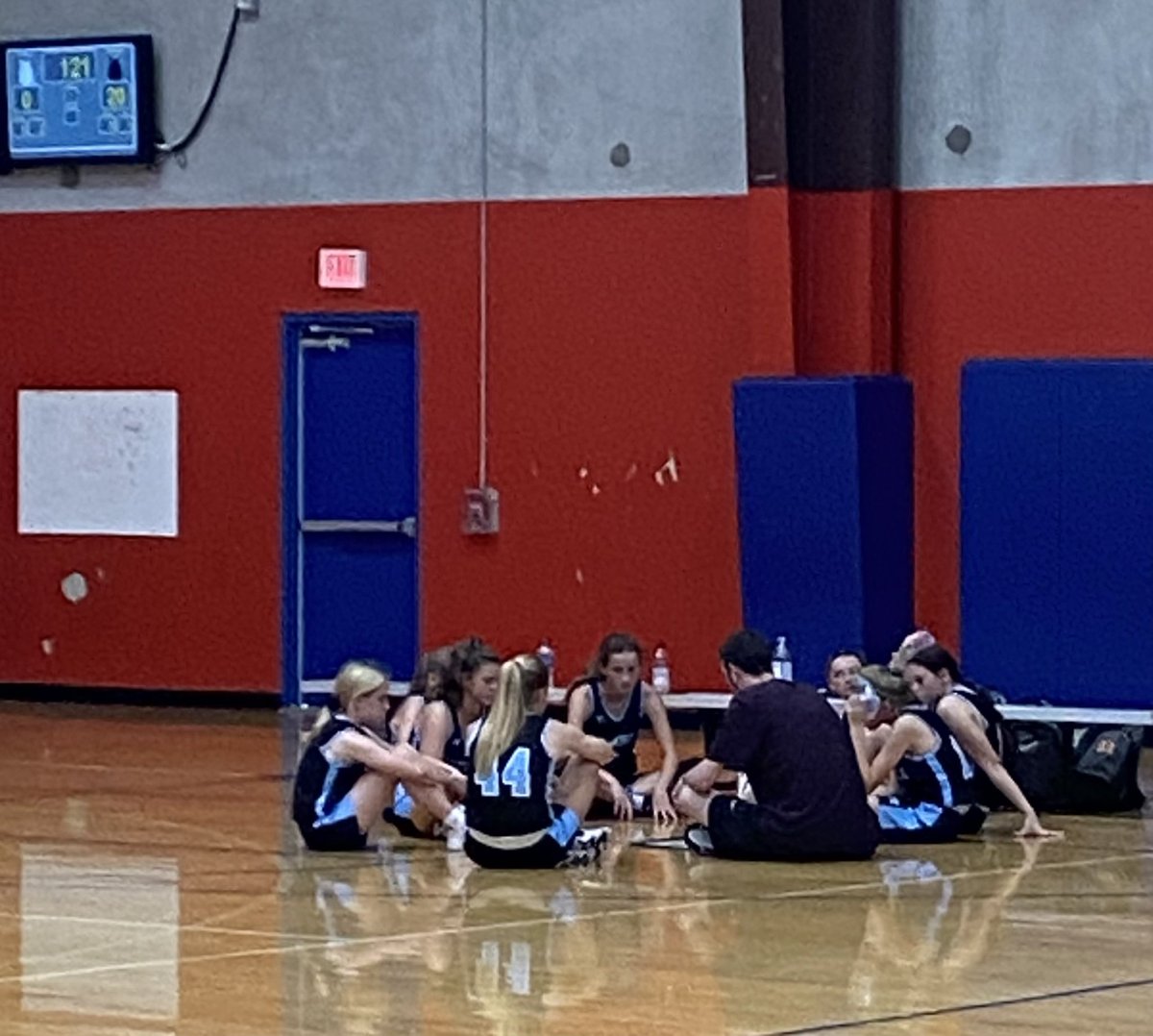 phoenixselect's tweet image. Phoenix 2027 Black went 3-1 to get 2nd place in 7/8 division💪👊🏀 #weGotReps #weGotBetter #weHadFun #phoenixProud