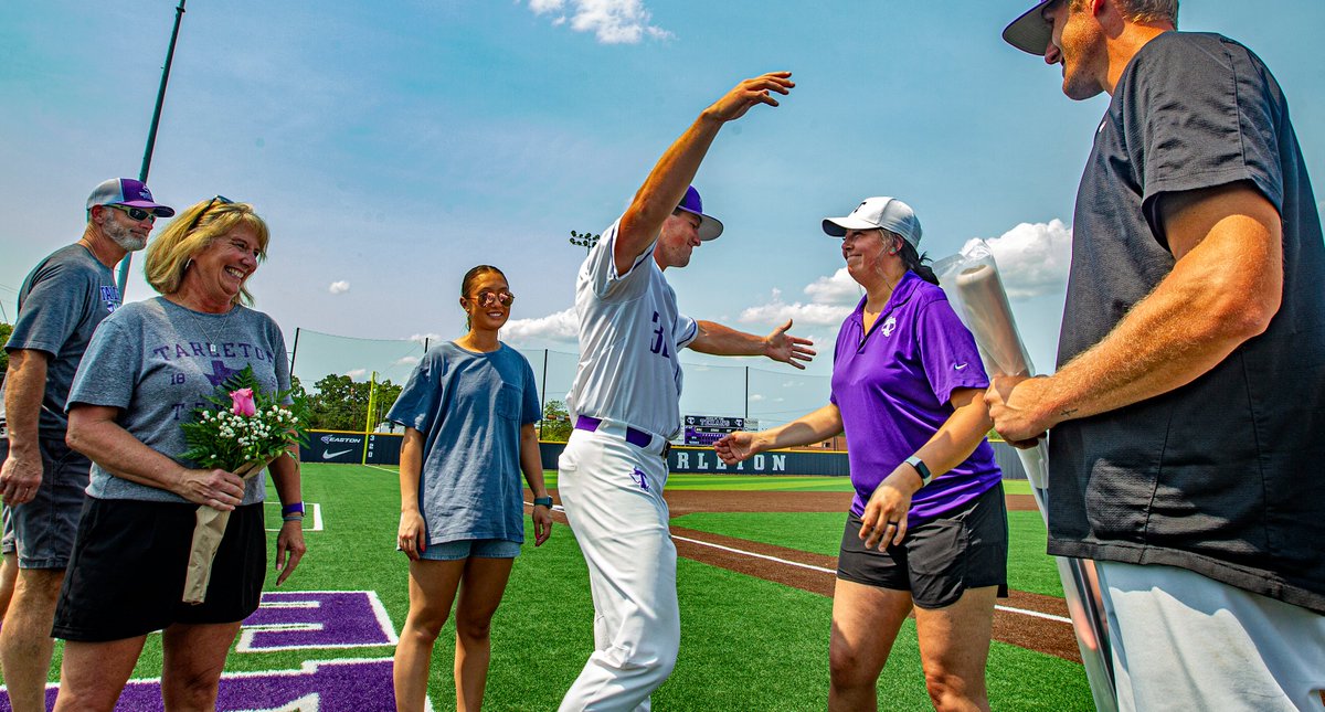 TarletonBase's tweet photo. # 3️⃣2️⃣ https://t.co/YT8mSNyiuj