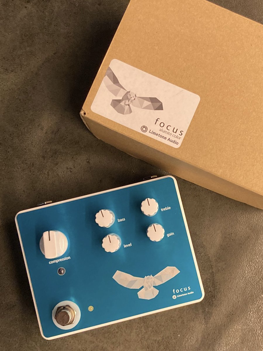 guitarhajimema1's tweet photo. 初心者が買う順番としては違うかもですが、Limetone Audioのfocusを手に入れました。
どのみち絶対欲しいと思ってたので、お値段的にも後悔はないです。
見た目のカラーが好みです。
早くスタジオ行きたい。
#mng
#limetoneaudio
#compresser https://t.co/BOhZqYoanJ