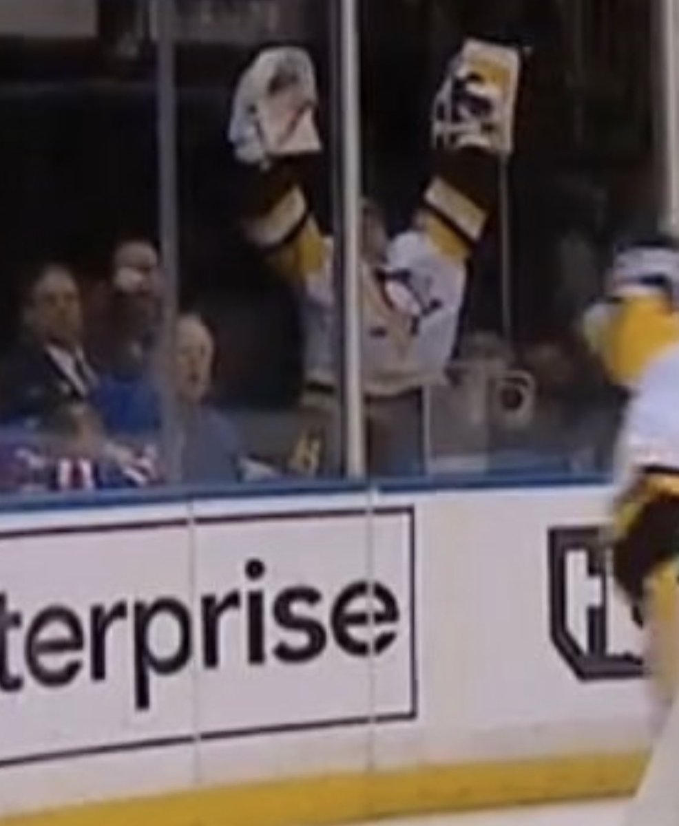 MrOnSomeOtherShit tweet media