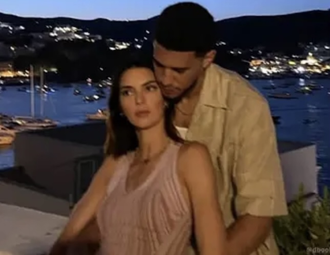 BSO's tweet photo. Kendall Jenner Allegedly Decided to Take a Relationship Break From Devin Booker (IG Post-Pics) https://t.co/7kJRRrlPhv https://t.co/drWkoiv2mR