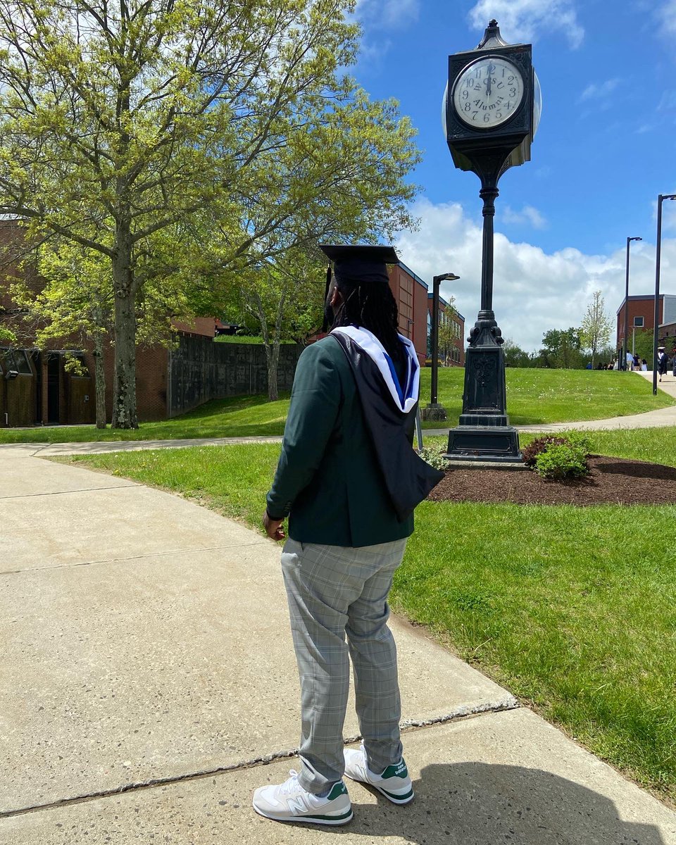 Wavey203's tweet photo. Grad Season 🎓 https://t.co/zsX8OTweXr