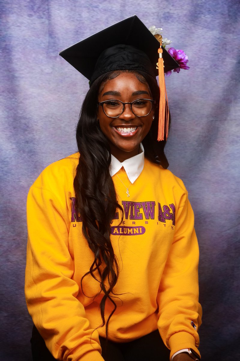 lolsteph_'s tweet photo. Officially an alumna of THE Prairie View A &amp; M University! ✨ 

Thank you for all the memories! ✌🏾

#pvamu #PVAMUGrad #HBCUGrad https://t.co/uBQ6zpN0ar