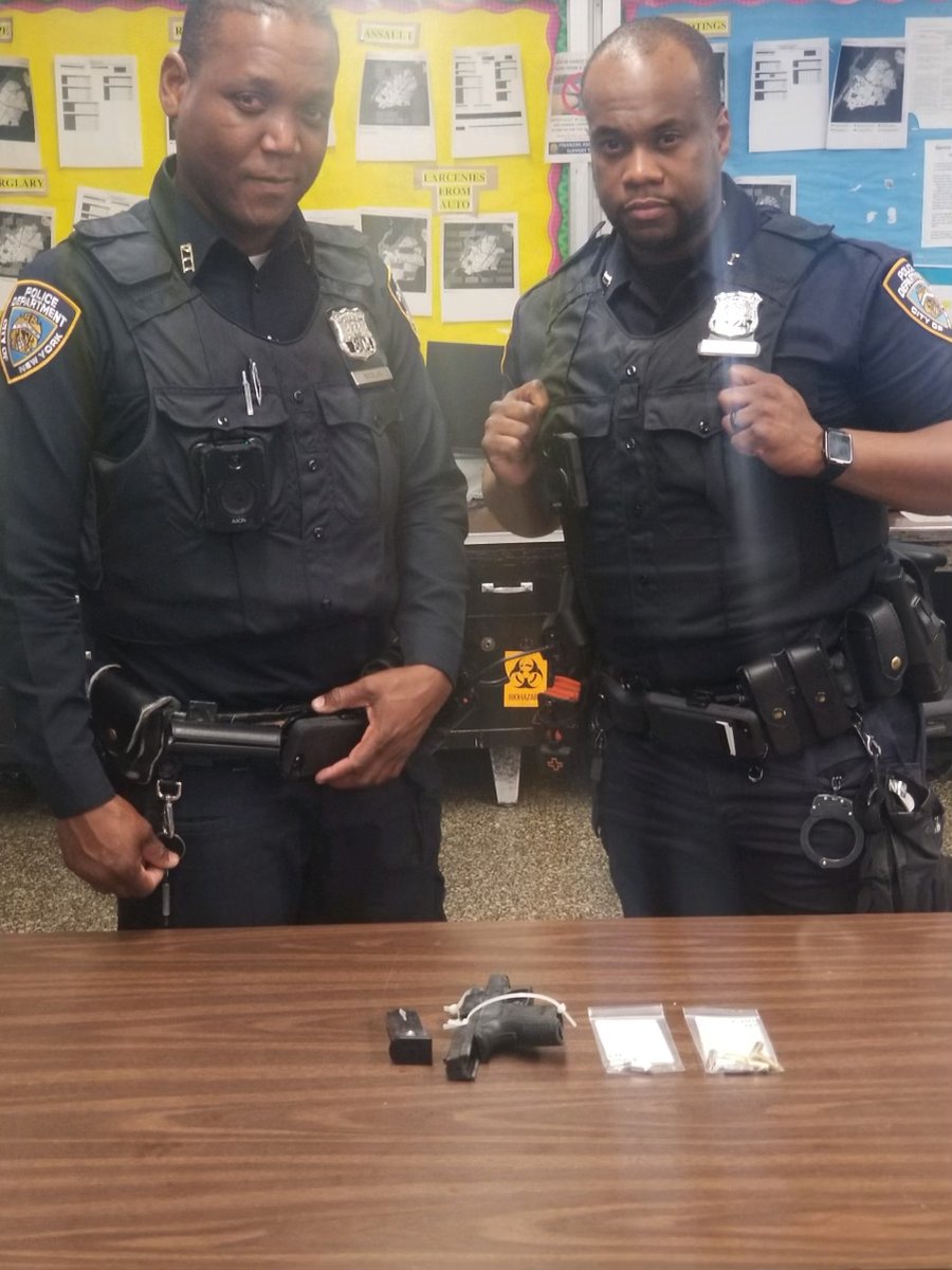 NYPD114Pct's tweet photo. Early today the 114PCT & the 102PCT worked together to apprehend 2 suspects in conjunction with a car jacking at gun point. No one was hurt & this illegal firearm was recovered. #keepingnycsafe #nomoreguns @NYPD102Pct @NYPDQueensNorth @NYPDPC @NYPDChiefPatrol @NYPDQueensSouth https://t.co/iDCHH6LpEF