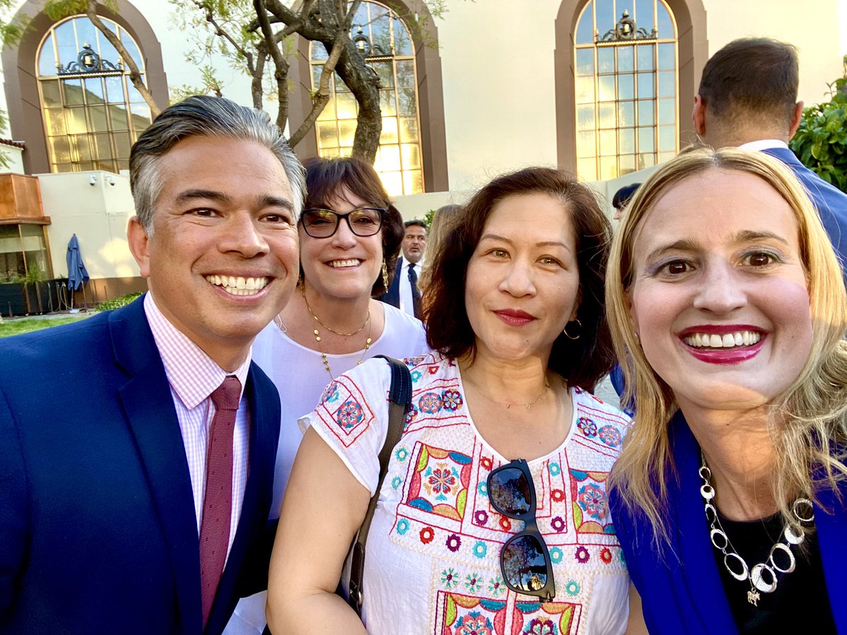 Analisa_Swan's tweet photo. Great time last night at @LADemocrats’ 2022 JFK Awards at historic Los Angeles Union Station! Congrats to the JFK Awards honorees @RonHerrera_396, @LorenaSGonzalez, Supv @JaniceHahn, &amp; @JeniferLewis! We must elect #Dems up &amp; down ballot!😃💙🌊🎉😍 #LACDP #BlueWave #WeAreCA https://t.co/fl70Qty7PM