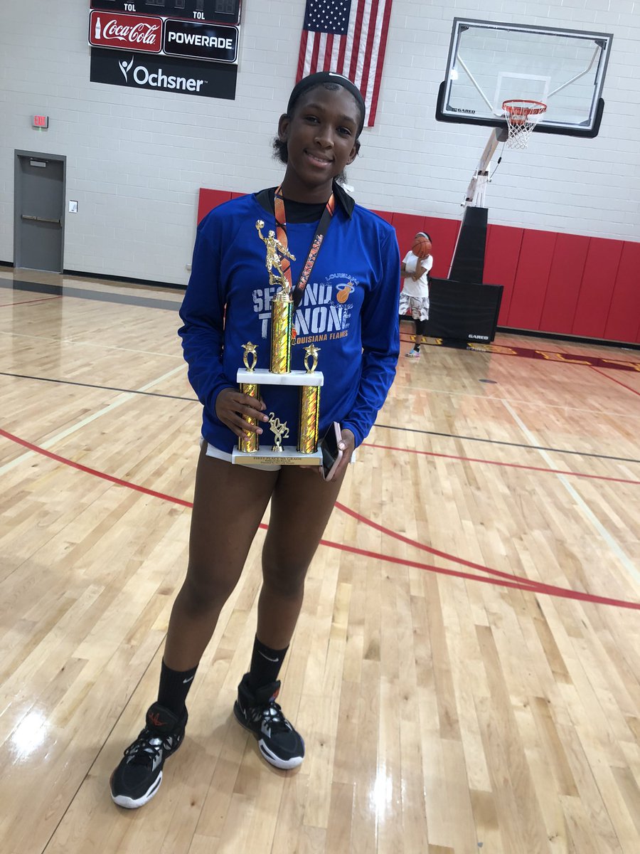 SkyJones2026's tweet photo. Me and the girls went to Brusly High for the BATTLE ON THE RIVER IV 1st place 🥇 in the 9th grade division. Next weekend Dallas we turnt up. #LOUISIANAFLAMES #POTB #BATTLEONTHERIVERIX @CimiyaRideaux  @MakalaTayler @AlanahD2 @CoachNekia @LgrBasketball https://t.co/ksUUAlc2xP