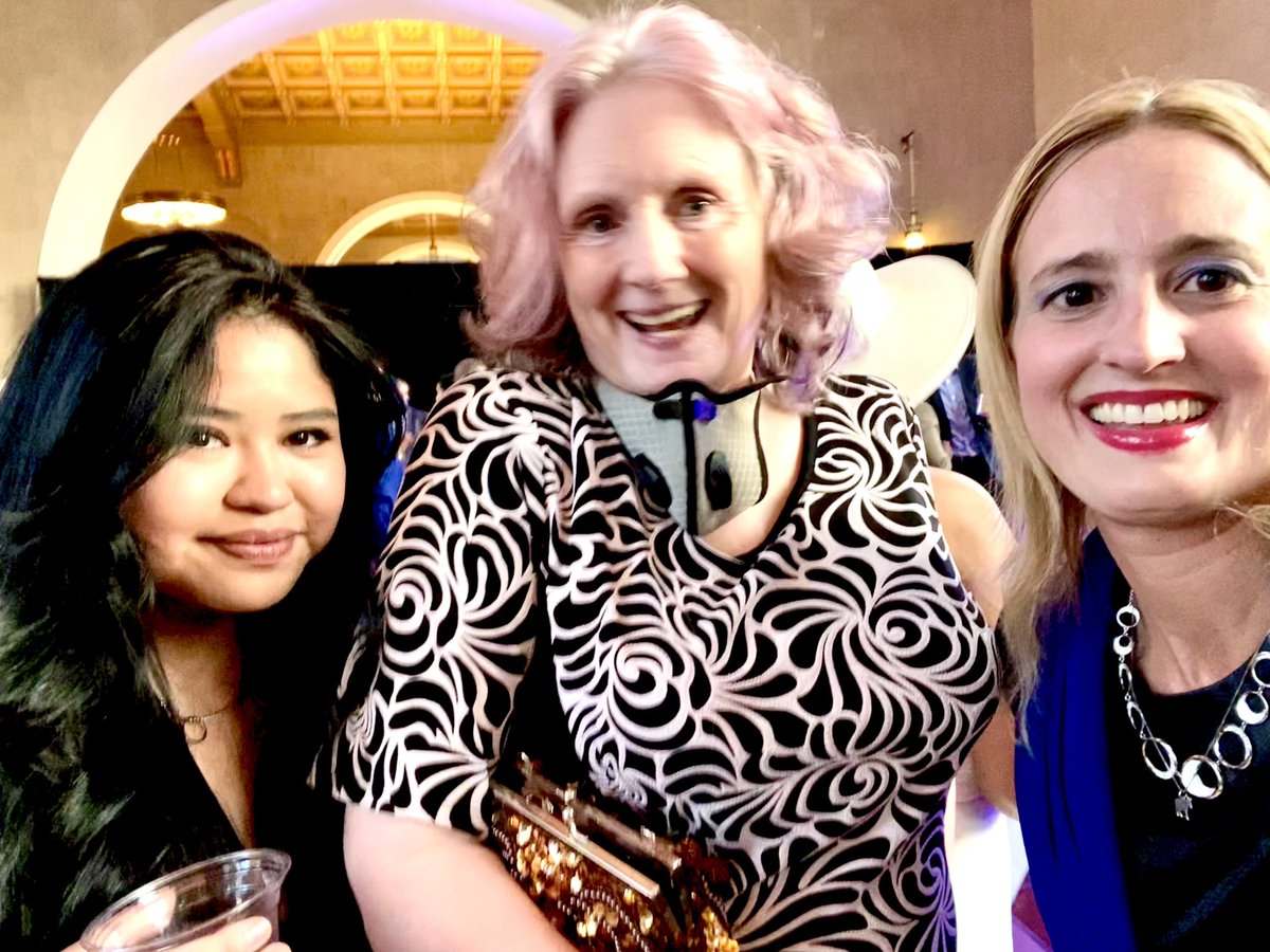 Analisa_Swan's tweet photo. #Dems are leading the fight to protect women’s rights, workers’ rights, LGBTQ+ rights, racial equity! We celebrate inclusivity, diversity, pro-choice, access to healthcare, clean environment, social justice, labor movement, arts, science, public schools! #LACDP #BlueWave #WeAreCA https://t.co/CZ115QvH1f