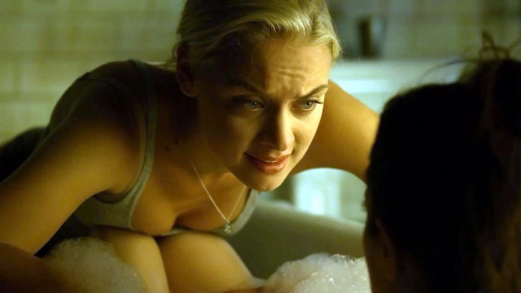 someone hire rachel skarsten as a girl kisser again im BEGGING