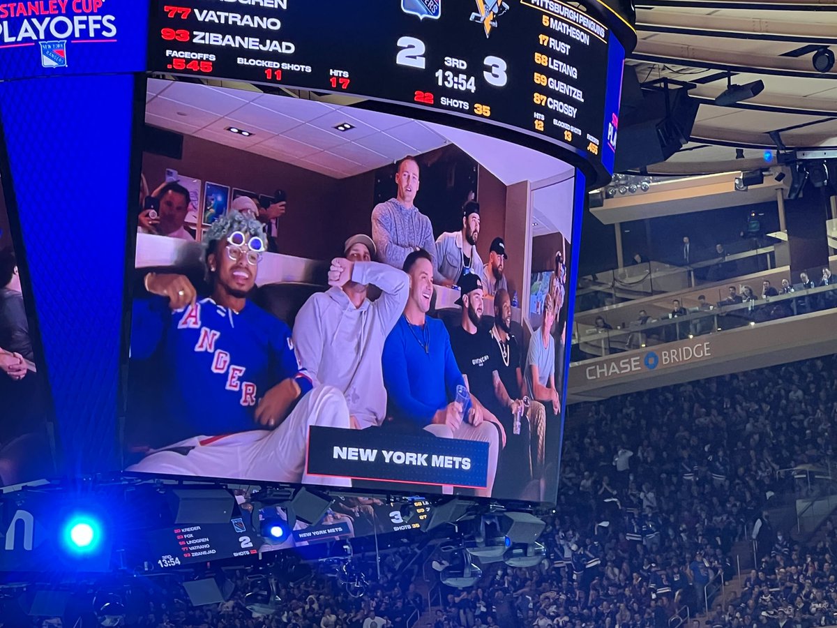 SNYtv's tweet photo. Mets players have showed out at MSG for Rangers-Penguins Game 7 https://t.co/qPFpKyuExY