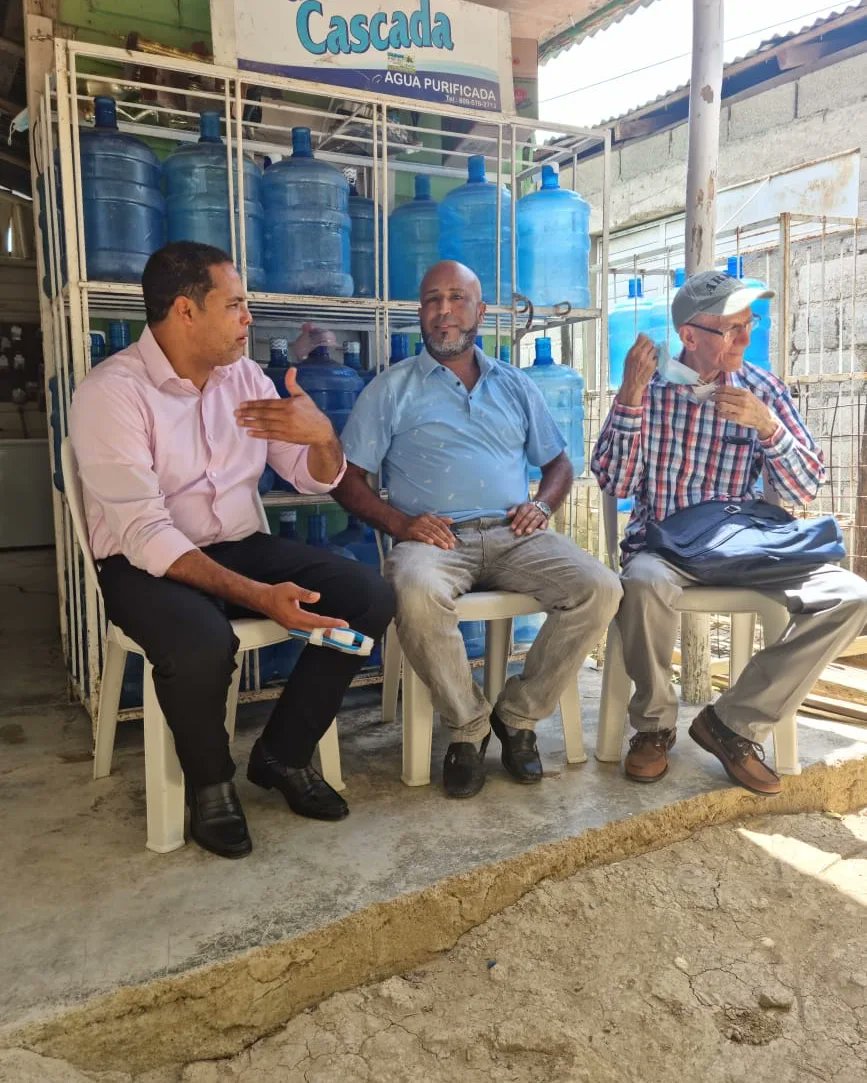 HectorBRamirez's tweet photo. Desde mi querido municipio de Navarrete, haciendo un levantamiento de los problemas medioambientales que afectan la comunidad, para desde @DiputadosRD
buscarle soluciones.
Seguiremos trabajando, siempre en favor de nuestras comunidades.
#HectorRamirez https://t.co/EZps8EhPNA