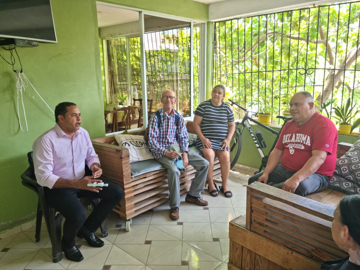 HectorBRamirez's tweet photo. Desde mi querido municipio de Navarrete, haciendo un levantamiento de los problemas medioambientales que afectan la comunidad, para desde @DiputadosRD
buscarle soluciones.
Seguiremos trabajando, siempre en favor de nuestras comunidades.
#HectorRamirez https://t.co/EZps8EhPNA