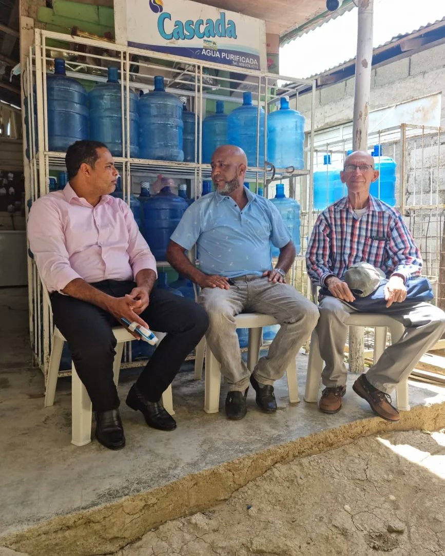 HectorBRamirez's tweet photo. Desde mi querido municipio de Navarrete, haciendo un levantamiento de los problemas medioambientales que afectan la comunidad, para desde @DiputadosRD
buscarle soluciones.
Seguiremos trabajando, siempre en favor de nuestras comunidades.
#HectorRamirez https://t.co/EZps8EhPNA