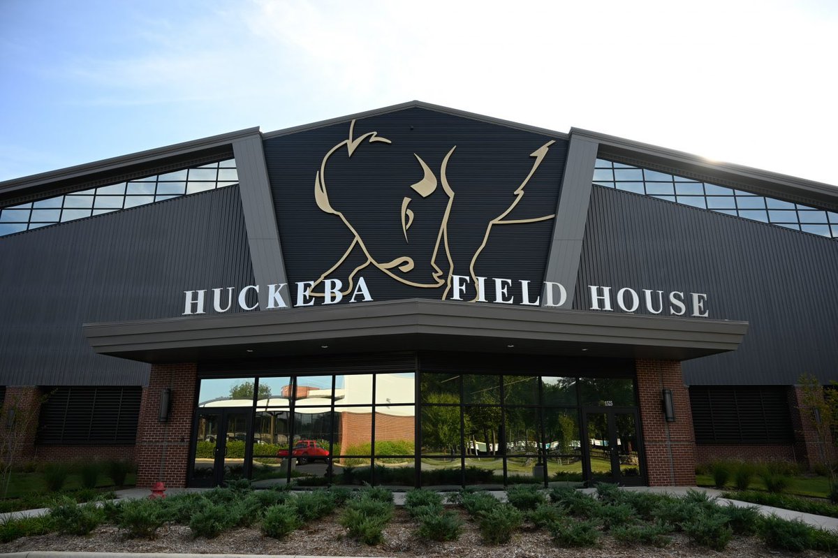phoenixgrant7's tweet photo. Honored to announce that I have received my first offer from GAC Champion, Harding University! 
@Coach_Blank @PaulSimmonsHU 
@seancooper_C4 @CoachChav @CoachFieszel https://t.co/PO1259PnV6
