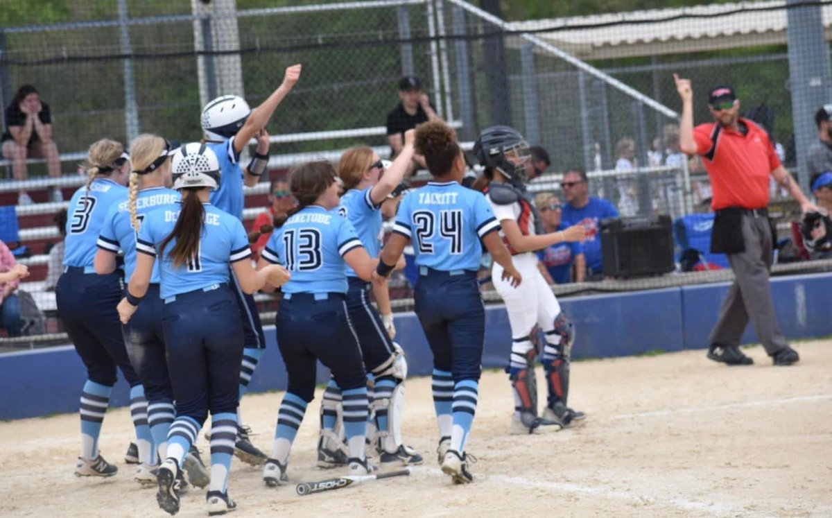 NENational08's tweet photo. Finished the 14A Quad Cities tournament by losing a battle of a game, 2-1, in the semifinal. Maizey C. with her 1st ever π£ in the previous bracket game. Stay tuned for many more from her in the future!
Next weekend: PGF Swing Into Spring
#NationalPride https://t.co/ZDNnmE8Lf3