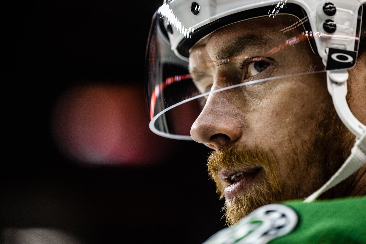 DallasStars's tweet photo. The Stars at night are big and bright 🌌

@PNCBank | #OneStateOneTeam | #TexasHockey | #StanleyCup https://t.co/3qPlu7icc3