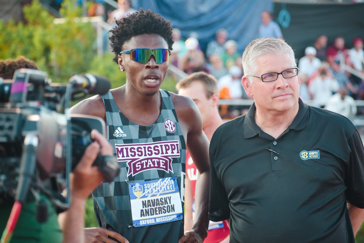 HailStateTF's tweet photo. tbh, we’re still watching Navi’s 800m race https://t.co/pmwutoe6Uo