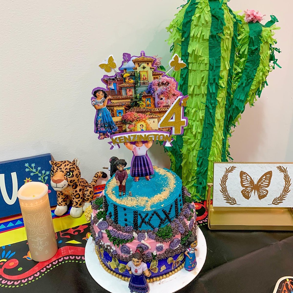 kateboss21's tweet photo. The miracle is not some magic that you’ve got, the miracle is you, not some gift just you. 🕯🚪🐛🦋🪗🐆🐀🌸🌵

@Lin_Manuel @EncantoMovie @adassaofficial @iamstephbeatz @WValderrama @ByronPHoward @thejaredbush https://t.co/Xki4H4UJYZ