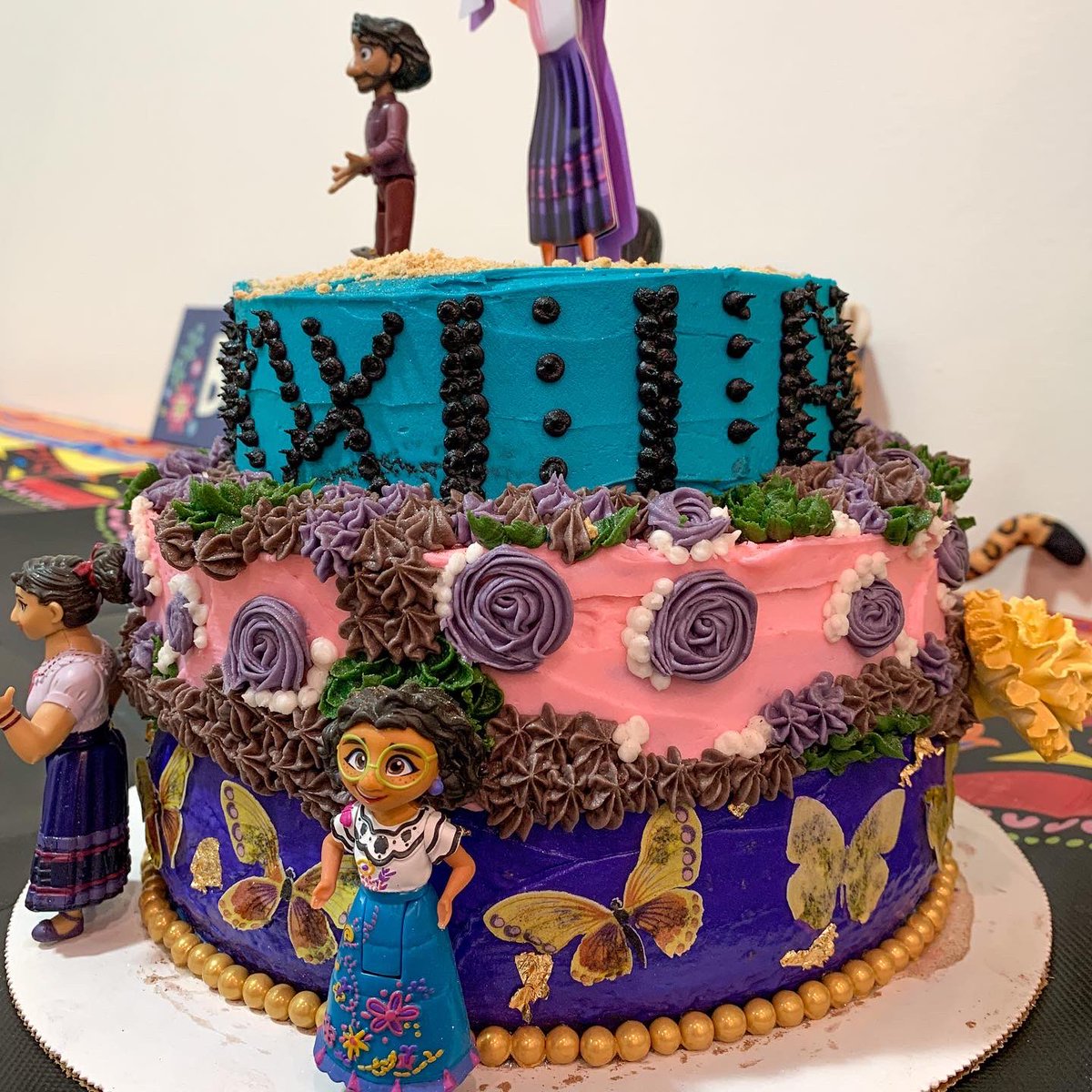 kateboss21's tweet photo. The miracle is not some magic that you’ve got, the miracle is you, not some gift just you. 🕯🚪🐛🦋🪗🐆🐀🌸🌵

@Lin_Manuel @EncantoMovie @adassaofficial @iamstephbeatz @WValderrama @ByronPHoward @thejaredbush https://t.co/Xki4H4UJYZ
