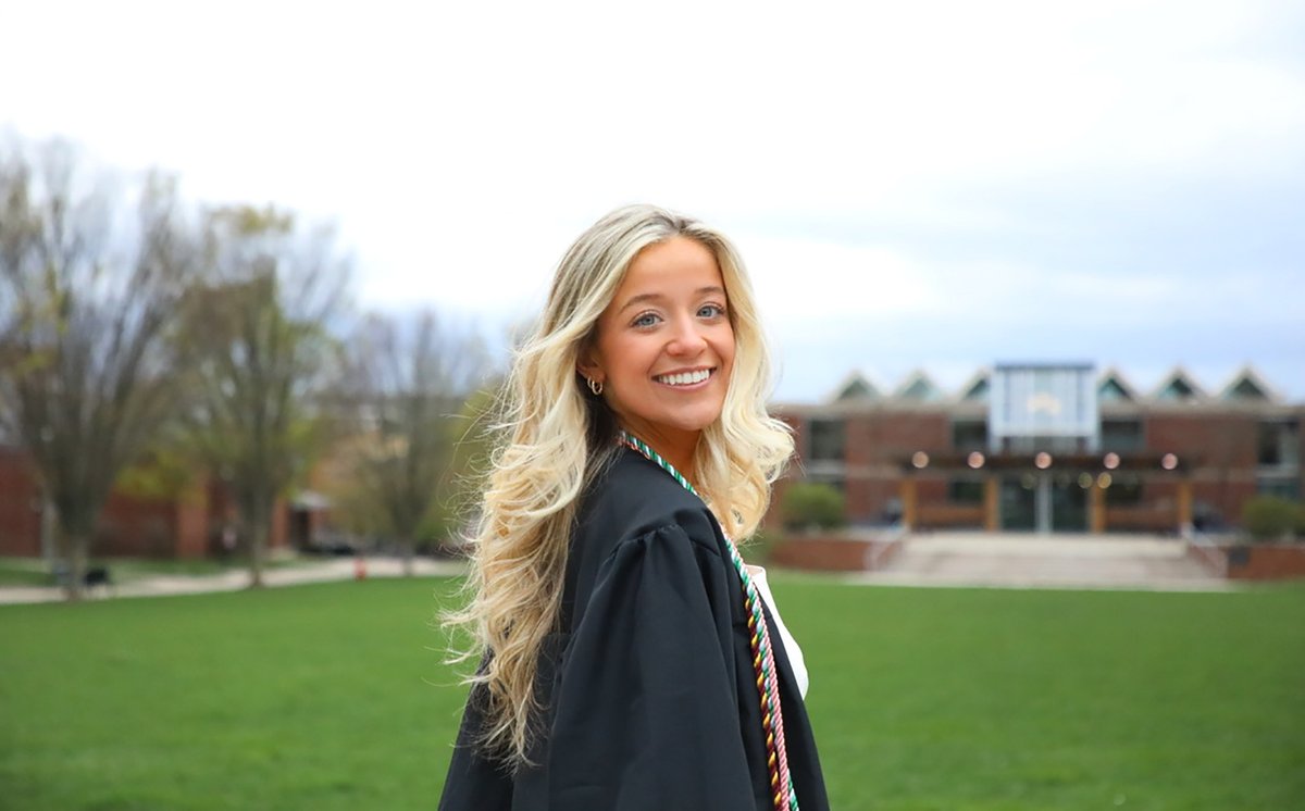 BloomsburgU's tweet image. “In these past four years Bloomsburg has allowed me to become independent, self-efficient and hard working. It&apos;s also taught me the importance of being resilient and how important that&apos;ll be to my career.&quot; 💛🎓🐾 #BUClass2022 #DeafEducation #HeyHOWLs #Husky4Life #BloomOnward