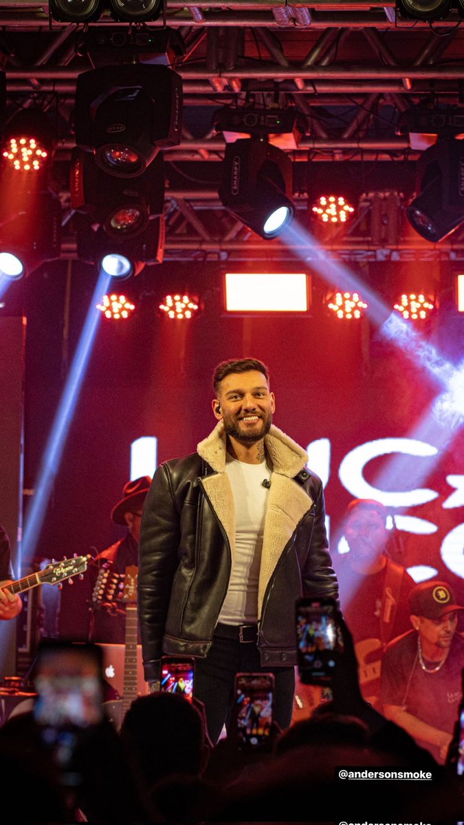 EternamentedoL's tweet photo. Resumo do show em Tapejara/RS
#PARTIUROLÊ
#ROLEZEIRAS
#ROLEDIFERENCIADO
#LUCASLUCCO
@lucaslucco
@lucaslucconews https://t.co/H6VOrVBfIn
