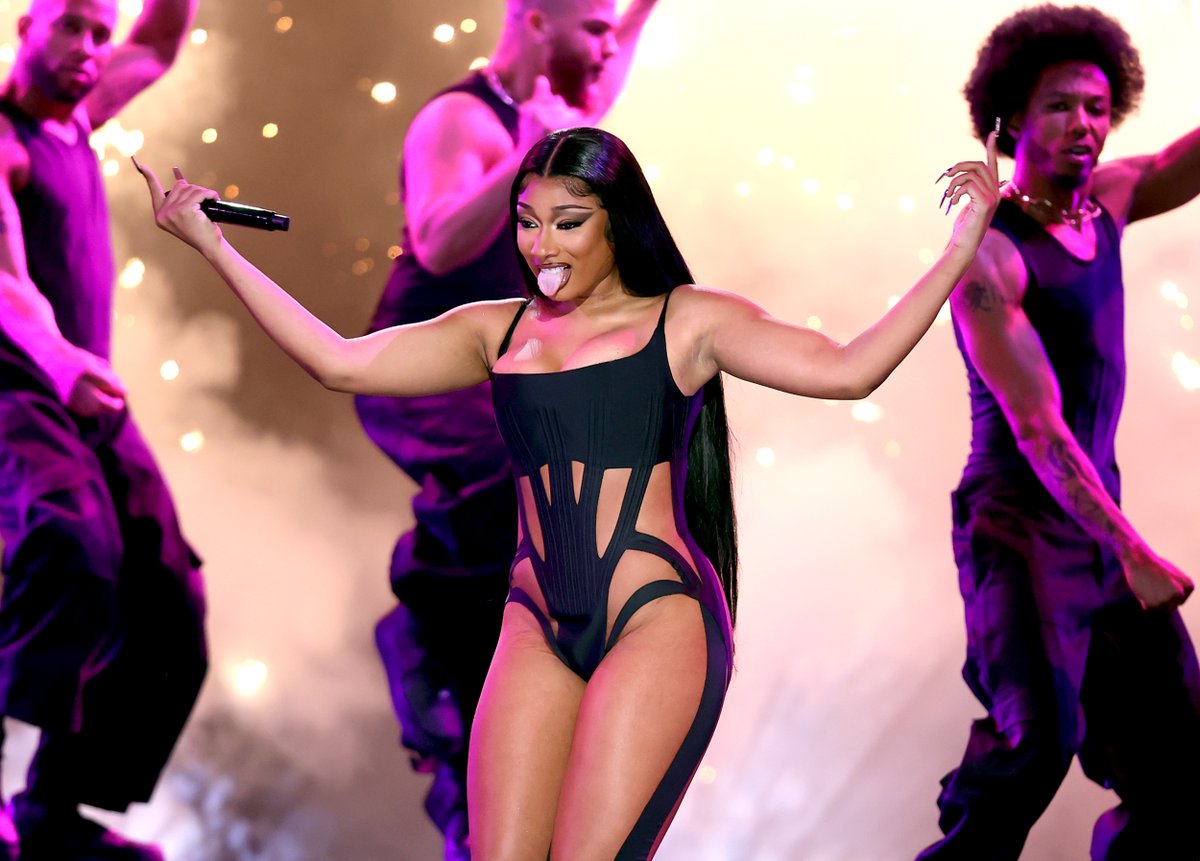 etnow's tweet photo. . @theestallion crushes her #BBMAs performance. ❤️

(📸: Getty Images) https://t.co/0JWiZvuWZG