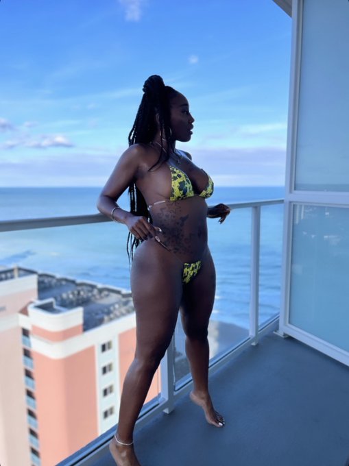 Cashmonee’s pics and videos