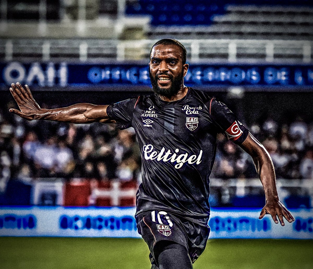 ActuFootAfrique's tweet photo. Youssouf Mchangama remporte le plus beau but de la Ligue 2 ! 🇰🇲😍 https://t.co/wSfzNrIonH