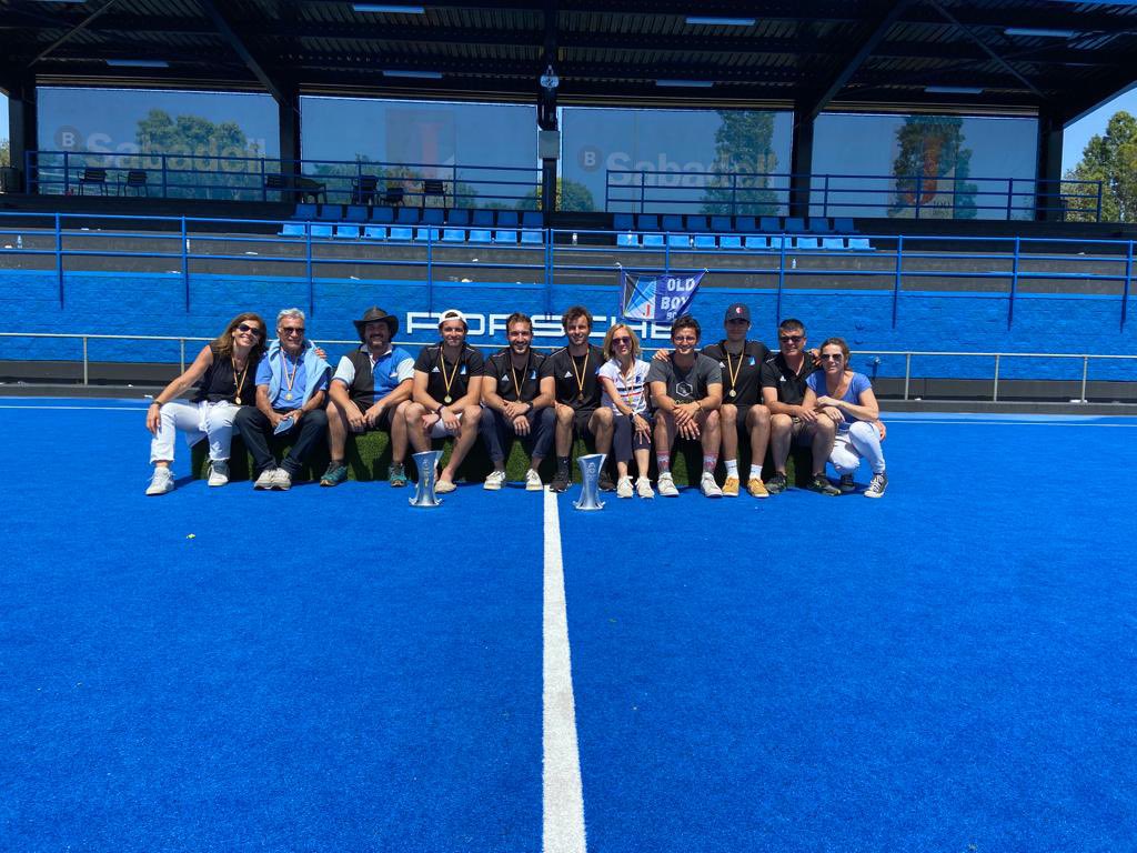 Oriol Salvador. (@urisalvador14) on Twitter photo Èxit de club. Sentiment de pertinença. Treball, talent, passió.
Felicitats <a href="/ClubJunior1917/">Club Junior</a> <a href="/hockeyjunior/">Hockey Junior</a>, un cop més!
#doblet Èxit de club. Sentiment de pertinença. Treball, talent, passió.
Felicitats <a href="/ClubJunior1917/">Club Junior</a> <a href="/hockeyjunior/">Hockey Junior</a>, un cop més!
#doblet