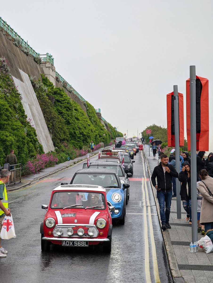NeilBurgess's tweet photo. The world famous London to Brighton run was today!
π¬ https://t.co/kKJq4m55gp
#LondonToBrighton #LSMOC #CooperRegister @miniuk #mini #minicooper #minicoopers #minicooperworld #miniclassic #classicmini @official_miniclassic #miniadventure #brighton #madeiradrive #classicars https://t.co/FZBn89gAPr