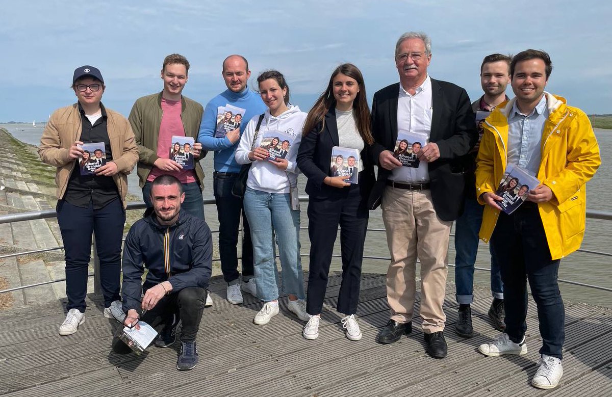 De nombreux @JeunesMacron de la Somme étaient ce week-end sur le terrain pour soutenir leur formidable candidate @AlbaneBlt 🤝

Une jeune femme pleine d’énergie qui a toute notre confiance et dont l’engagement sera total tout au long de cette campagne 🚀 #Ensemble #circo8003