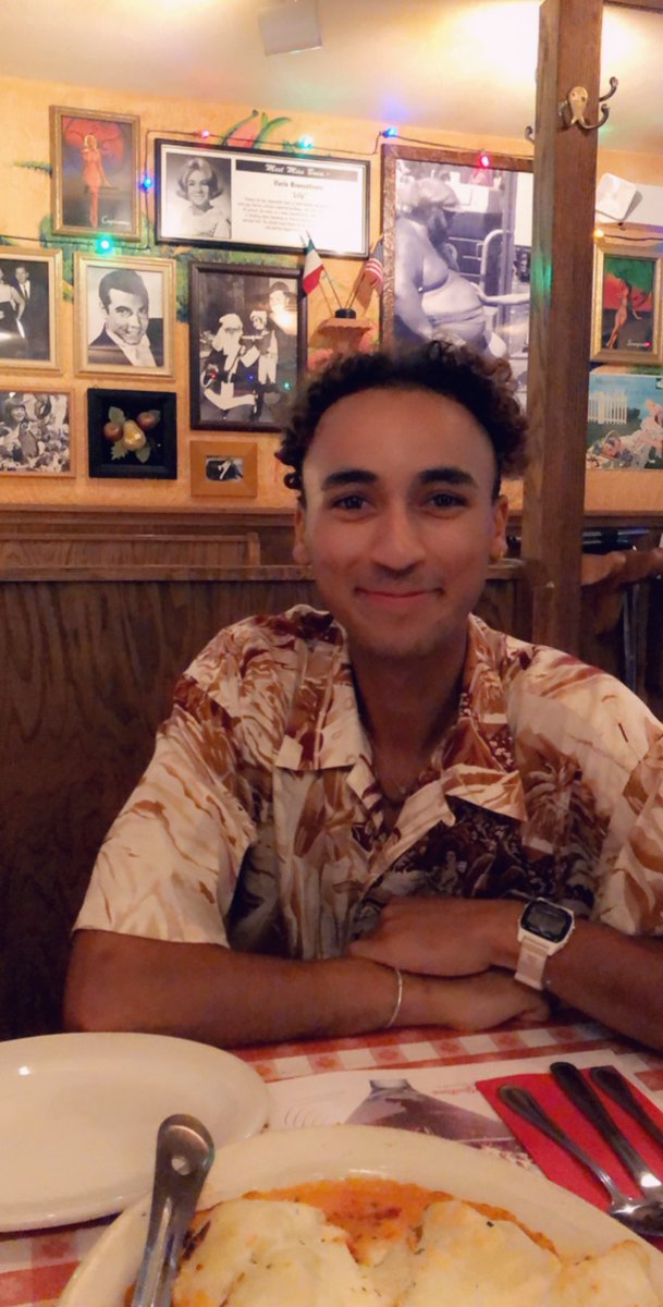 ThatOneBoyStef's tweet photo. Pataloha Tee , Seaweed 📲 https://t.co/4HHPvYY04q