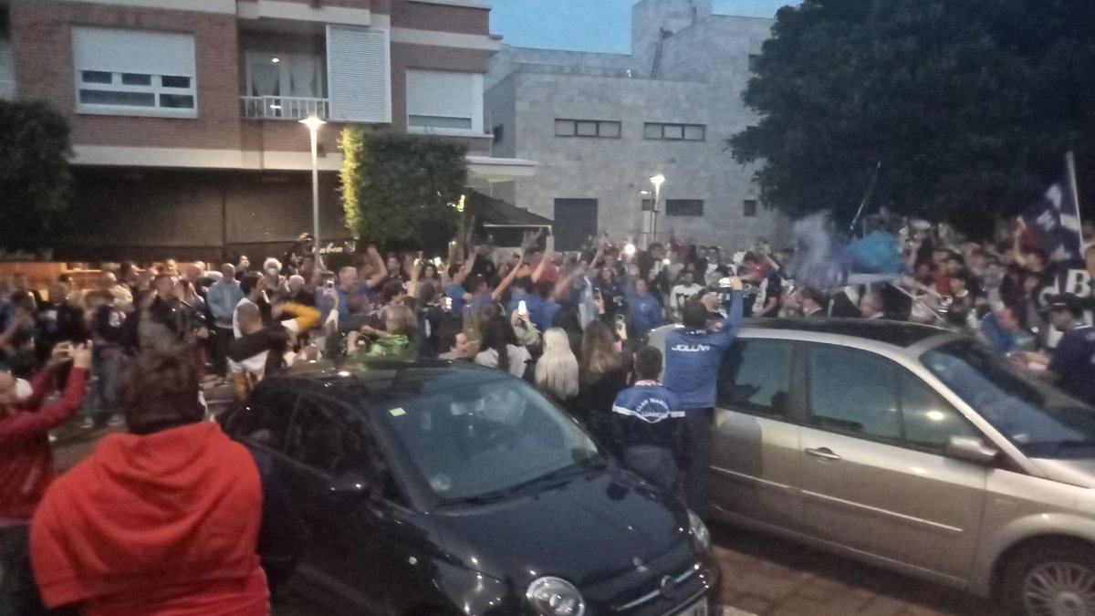 MarinoLuanco's tweet photo. ⚓💪✅🔵
Para el pueblo de Luanco la relevancia que tiene disponer de un equipo así es un orgullo al margen ser conocidos en todos los rincones de Asturias y España. 
Realidades de Luanco que debemos cuidar y admirar
#AlzaElRabuMarinin https://t.co/E2E0MVm3FC