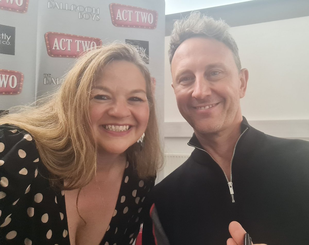 lisariggers's tweet photo. @ianwaite @vincentsimone Amazing show in Taunton! Thank you to everyone involved. Such a lot of fun! #thenextmorcombeandwise https://t.co/HI5Y6LV8v9