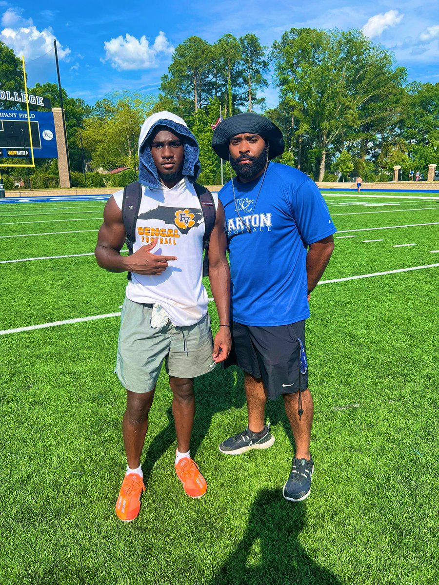 TheZachPearce2's tweet photo. Had a great time at the Barton Camp today, Thank you @FBCoachMariani @CoachBurnetteBC for inviting me. Can’t wait to come to Wilson again❗️ https://t.co/3MglHnmlea