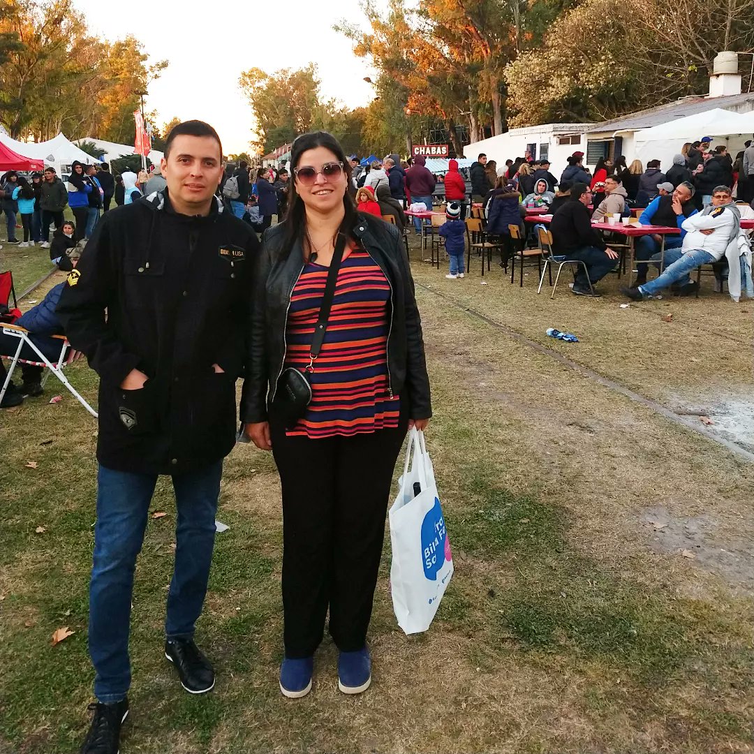 FranquitaBoni's tweet photo. #FESPAL #Chabás
Junto a compañeros de Unidad Ciudadana recorrimos la FESPAL Chabás en su edición 2022.
Impresionante la concurrencia de más de 60.000 personas y la importancia de este evento p/emprendimientos locales y regionales, a la economía popular y el desarrollo regional. https://t.co/uuHET8XyNY