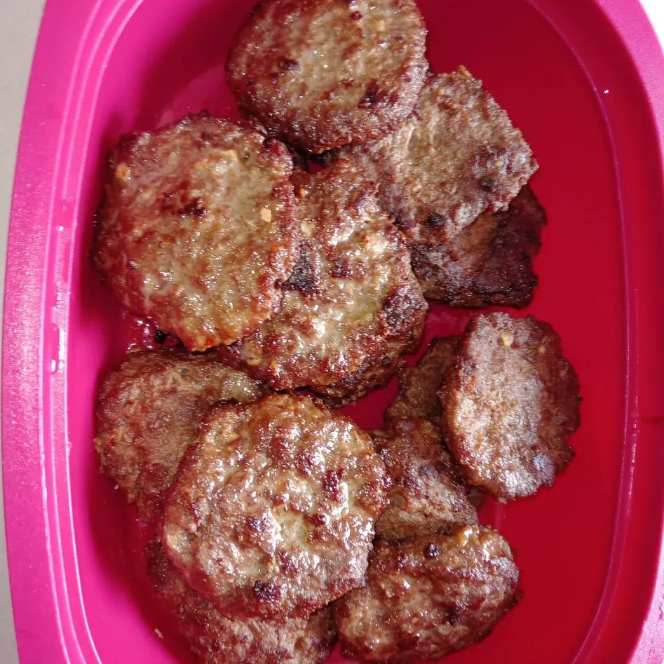 PicnicSolutions's tweet photo. Your beef burger patties  🍔✨😋 https://t.co/gcbPzWKyek