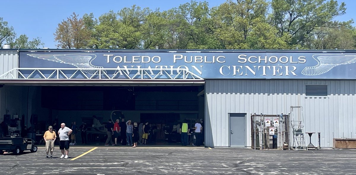 romules_'s tweet photo. Great turnout and a good time at the TPS Aviation Expo put on by the Aerospace & Natural Science Academy (ANSAT). College & Career Ready-
#Mac2020
TPS Proud! https://t.co/uacjiwCXN8