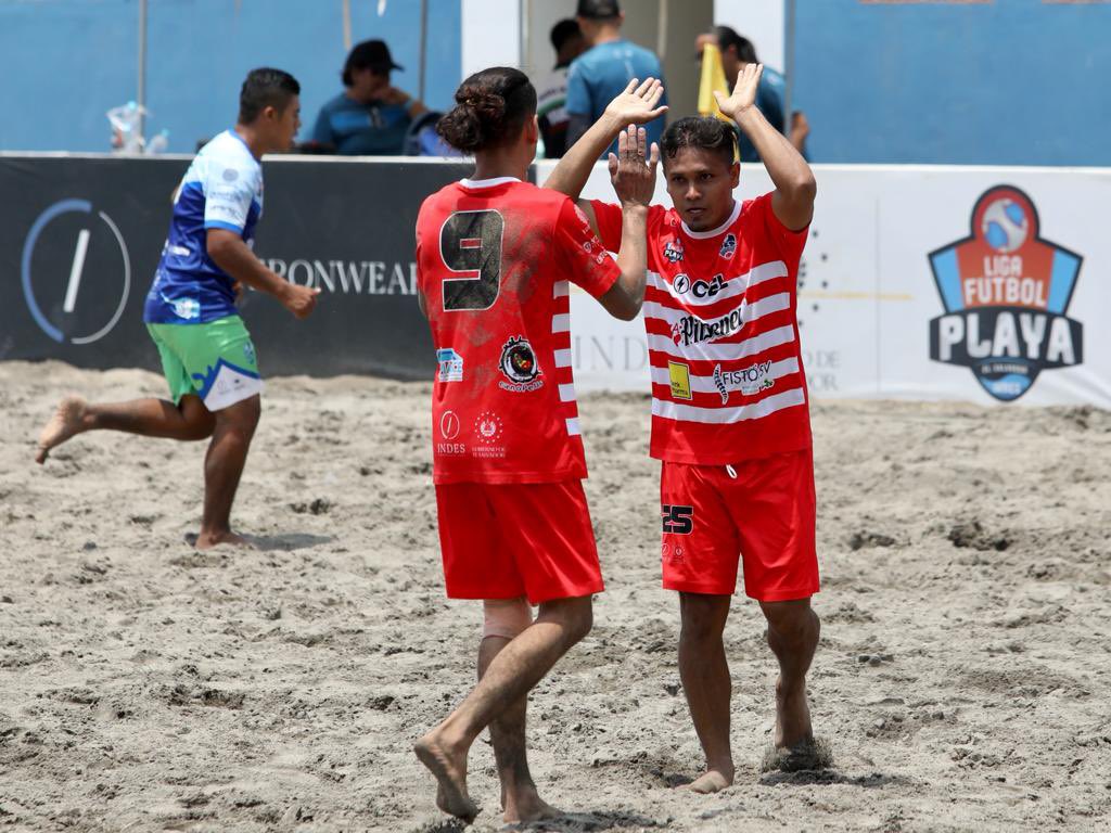 AficionPumaU's tweet photo. Imágenes de la jornada de este día en la liga de fútbol playa , para los representativos del #BSUES .
#EstaEsLaU
📸 De @indeselsalvador https://t.co/ssmeJsXBmq