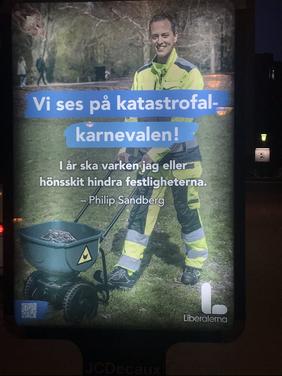 DasFreiderich's tweet photo. Förstår det med karnevalen och hönsskiten (valborg 2020). Men jag fattar ändå inte detta? Hur ska detta locka röster till L? @liberalerna  @LiberalernaL @JohanPehrson #lund https://t.co/fDdYW0X79h