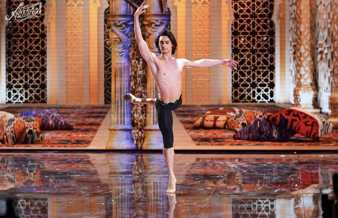 saaane33333's tweet photo. State votando il nostro Michi? 05💙 #Amici21 #caroligi #caroligi #micheleEsposito https://t.co/3ZzU0YHTQx