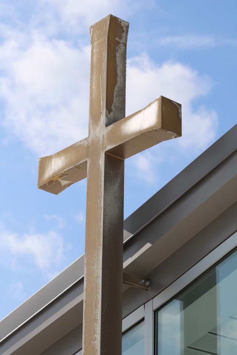 outreach_cghsnc's tweet photo. In today's Gospel, Jesus says, "This is how all will know that you are my disciples, if you have love for one anotherโ (Jn 13) Exercise love, not hate. Love more, judge less. And by serving others in love we glorify God with our lives #NewCommandment https://t.co/s2TCMRu5OO
