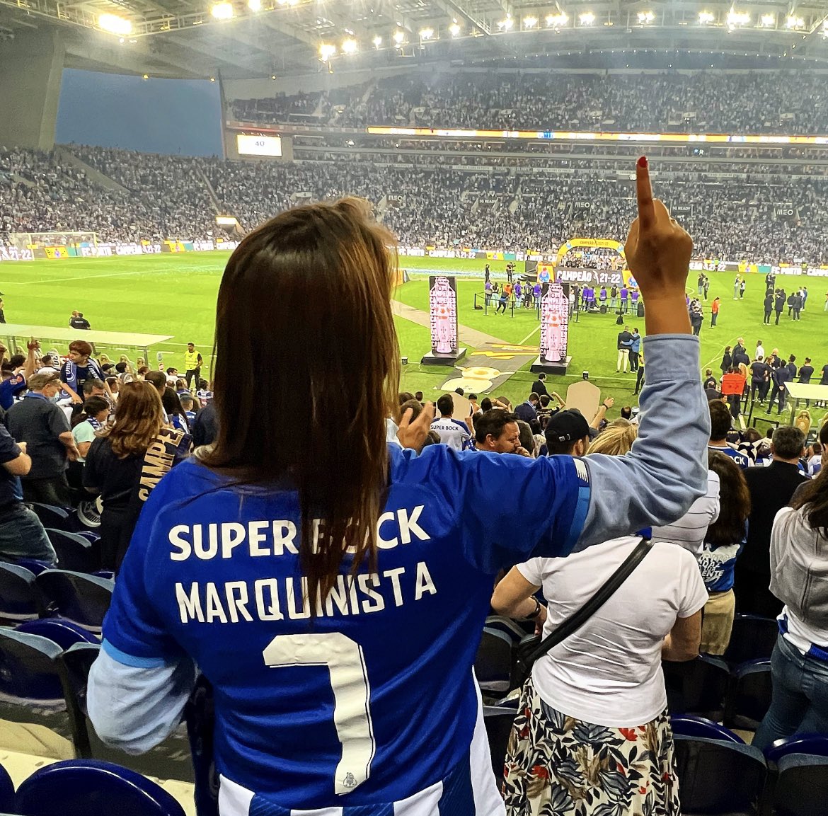 marquinista's tweet photo. @FCPorto é um clube que é uma nação. Para a nossa senhora das marcas 🙋‍♀️, é também uma #LoveBrand. É viver uma história de amor com uma marca. E o amor é lindo - mas queremos mesmo é um final feliz. Foi este! 🔵⚪️💙
#fcporto #camp30es #branding #marquinista https://t.co/81L9AT3qnD