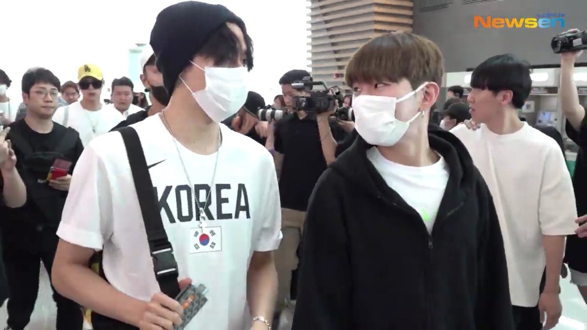 forchangki's tweet photo. the way kihyun looks at changkyun </3
#기현 #KIHYUN #아이엠 #IM https://t.co/BaXVgbdd3p
