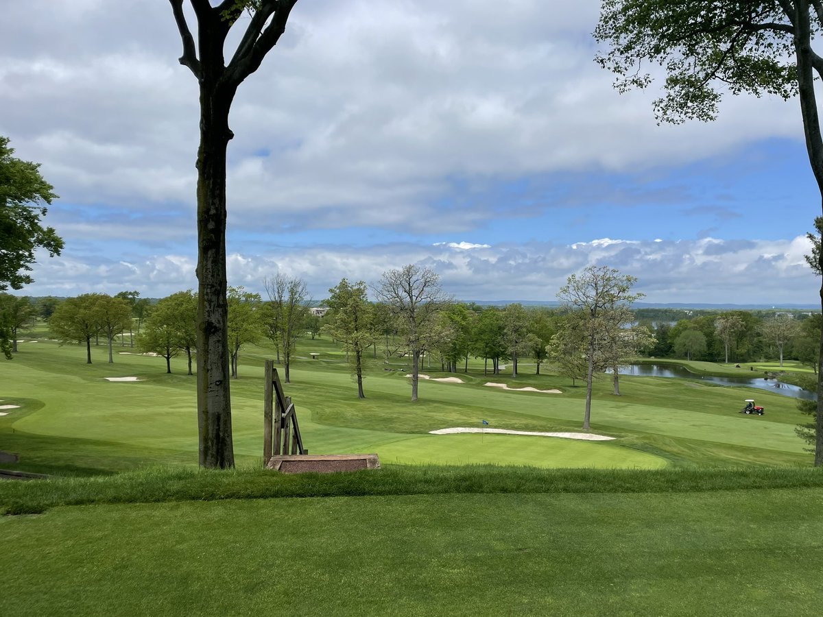 AnthonyBonsigno's tweet photo. beautiful day for a round at canoe brook 🏌️‍♂️ https://t.co/9FkdYdPNTM