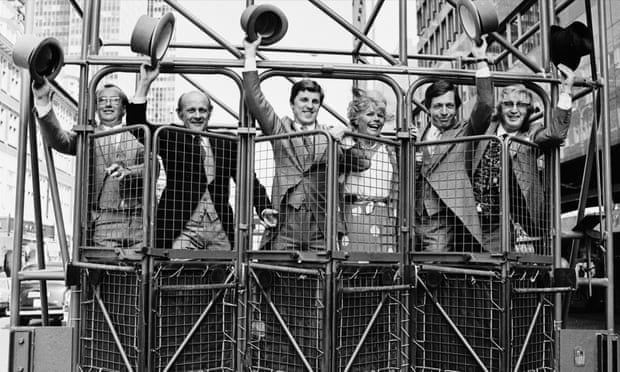 BettingSitesCom's tweet photo. 1983 Thames TV Derby day presenters, from left, Graham Goode, John Oaksey, Brough Scott, Judith Chalmers, Derek Thompson and Big Mac. How many recall Judith Chalmers on anything other than 'Wish You Were Here'? https://t.co/BIcr0zGZjY