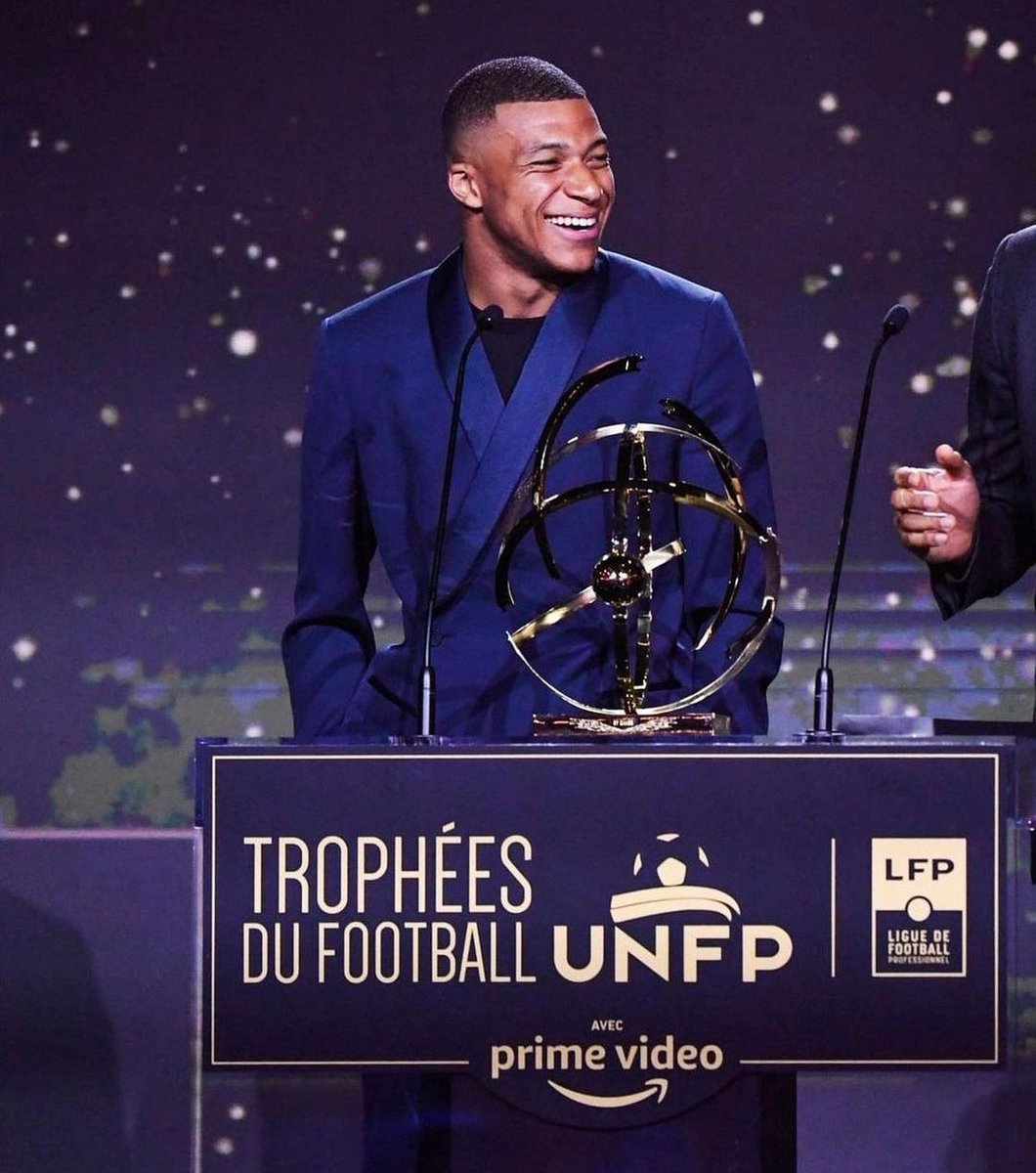 Mbapp7smo's tweet photo. KYLIAN MBAPPÉ: "Anunciaré mi decisión sobre mi futuro antes de unirme a la selección francesa en junio".🐢⌛🔜🤍🇨🇵 https://t.co/ephSJWJqV4