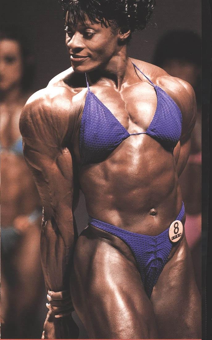 amazonianbeaut3's tweet photo. Muscles and melanin. #LesaLewis https://t.co/dwwQBDAd95